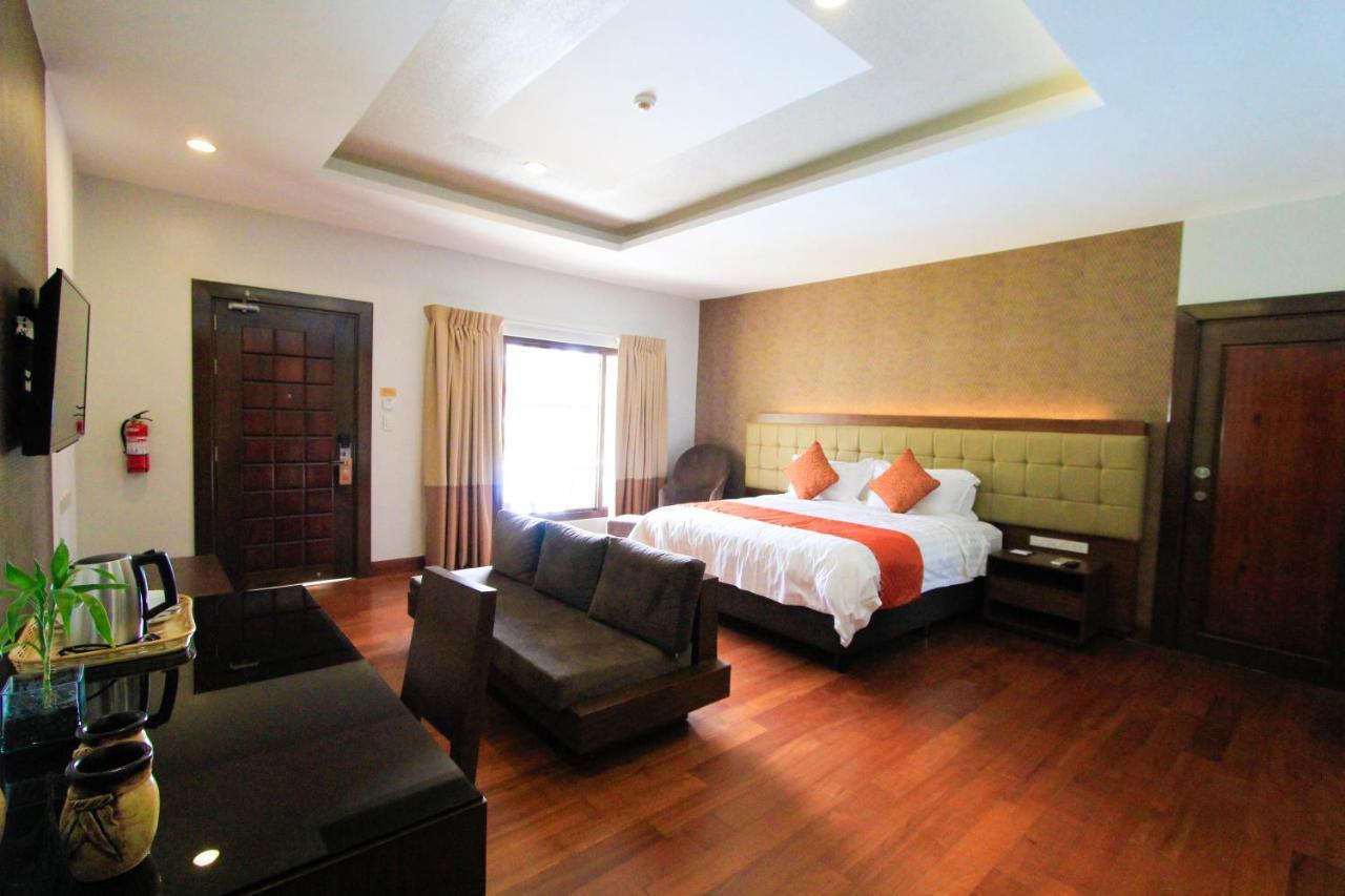 โครอน โซเล การ์เดน รีสอร์ต Hotel โกรอน ภายนอก รูปภาพ