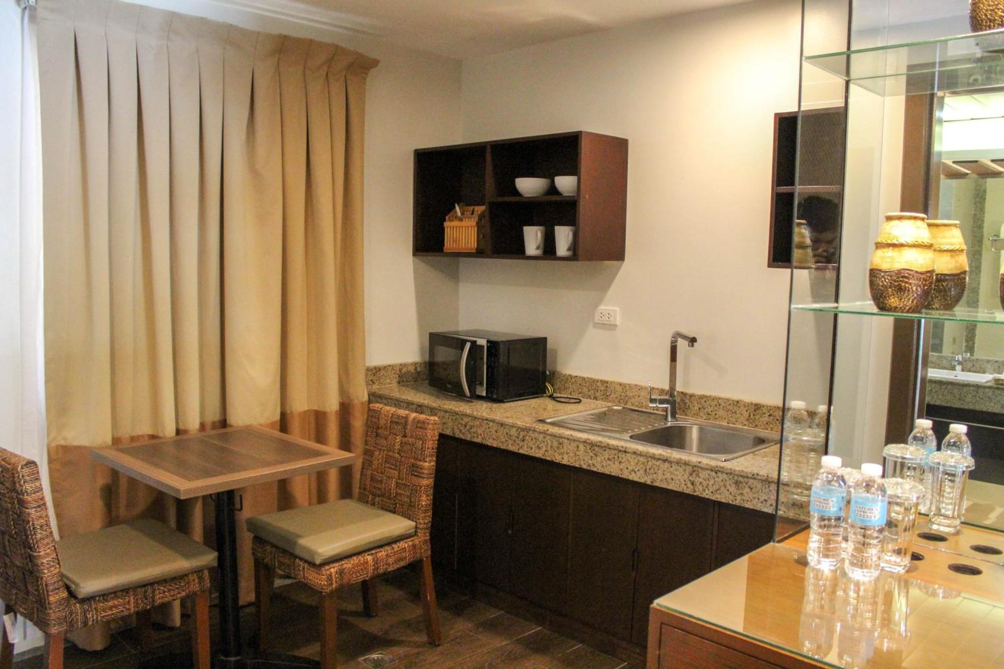 โครอน โซเล การ์เดน รีสอร์ต Hotel โกรอน ภายนอก รูปภาพ