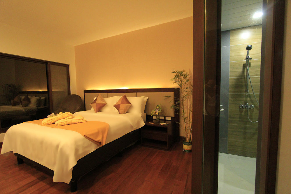 โครอน โซเล การ์เดน รีสอร์ต Hotel โกรอน ภายนอก รูปภาพ