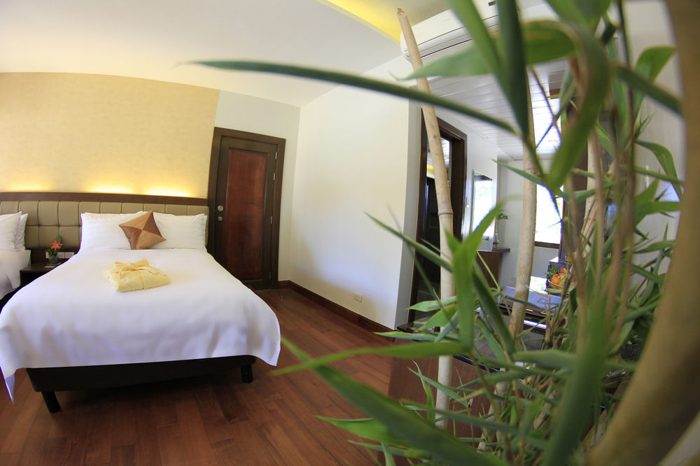 โครอน โซเล การ์เดน รีสอร์ต Hotel โกรอน ภายนอก รูปภาพ